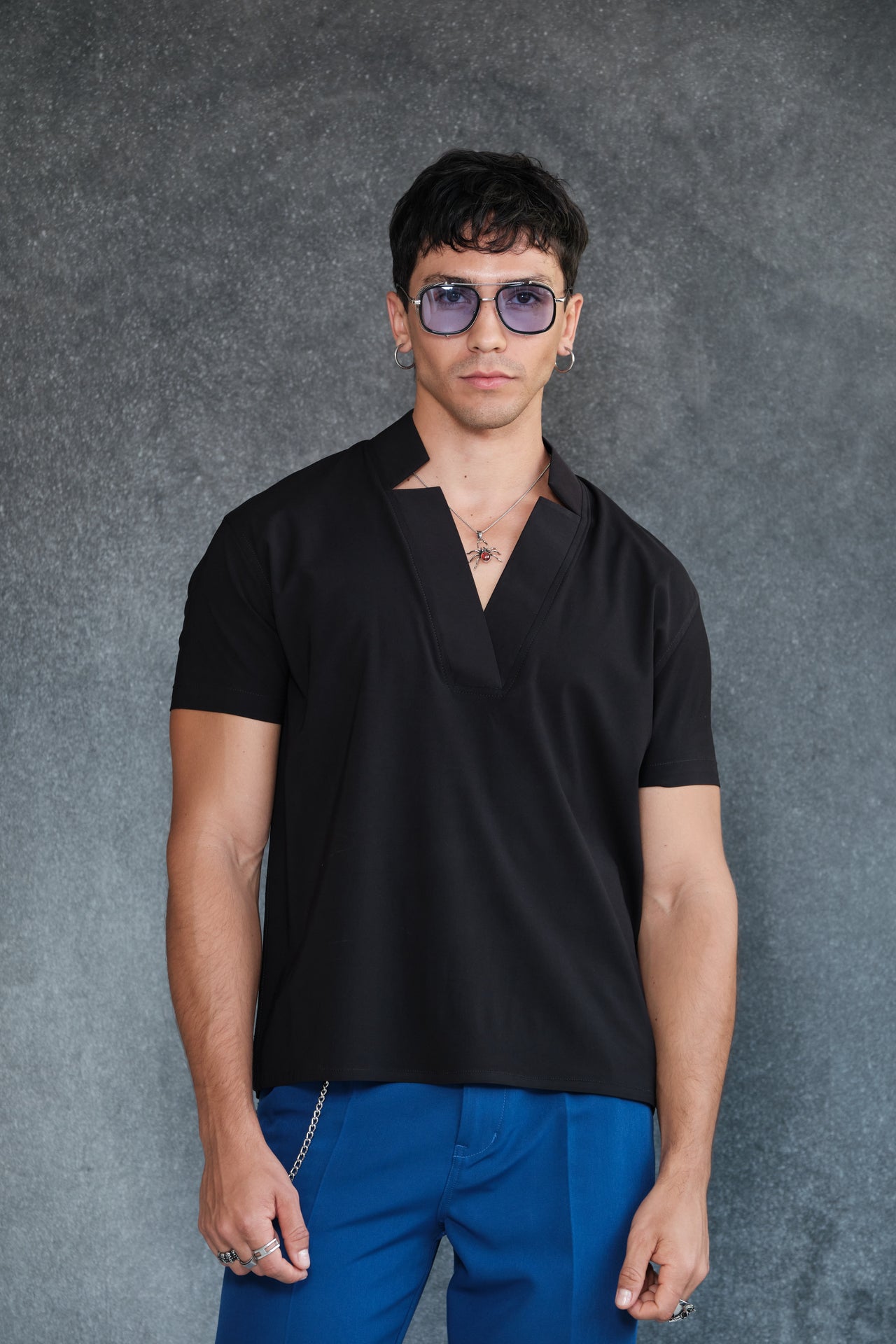 Verushka shirt with black sleeves