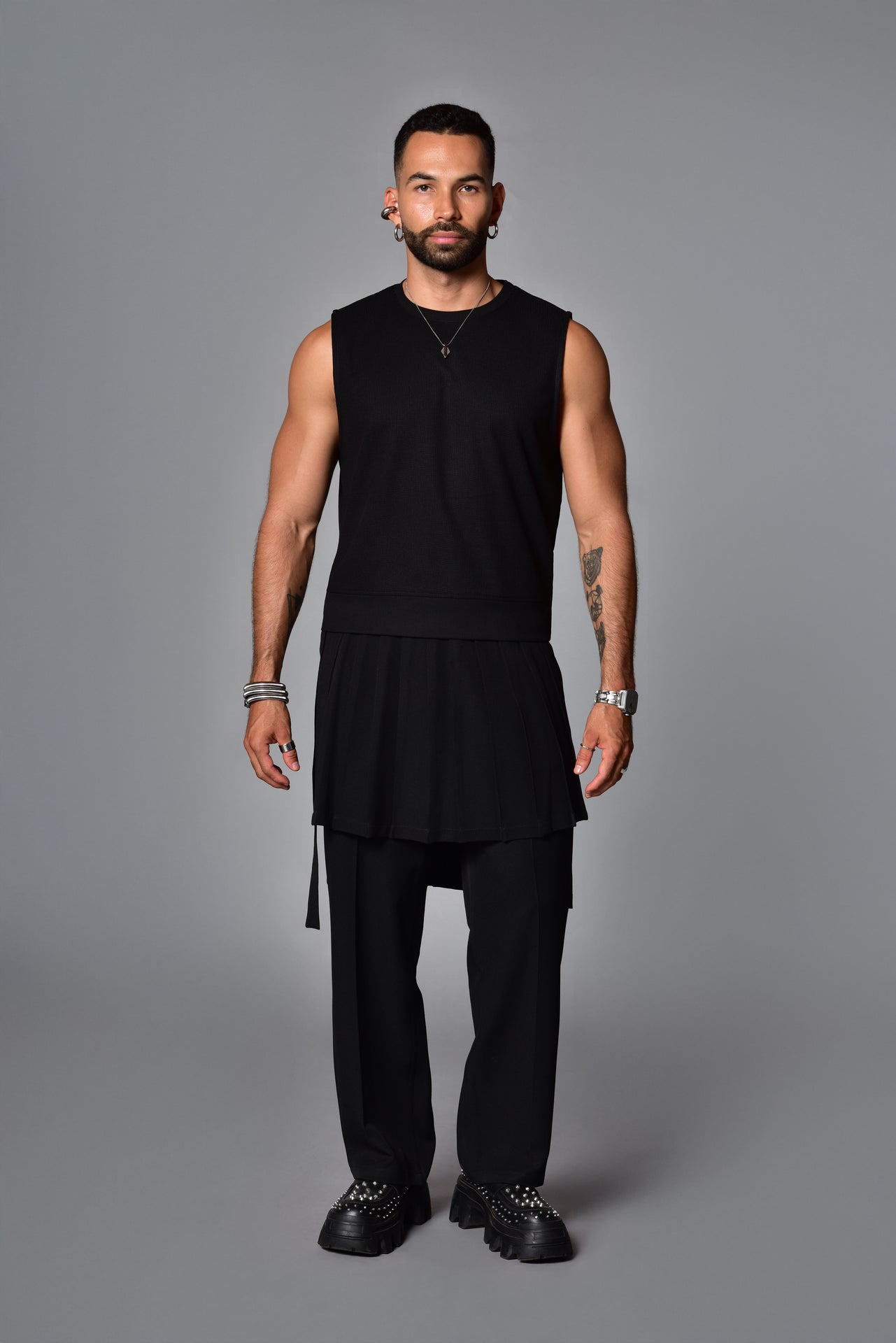 Black crop top t-shirt