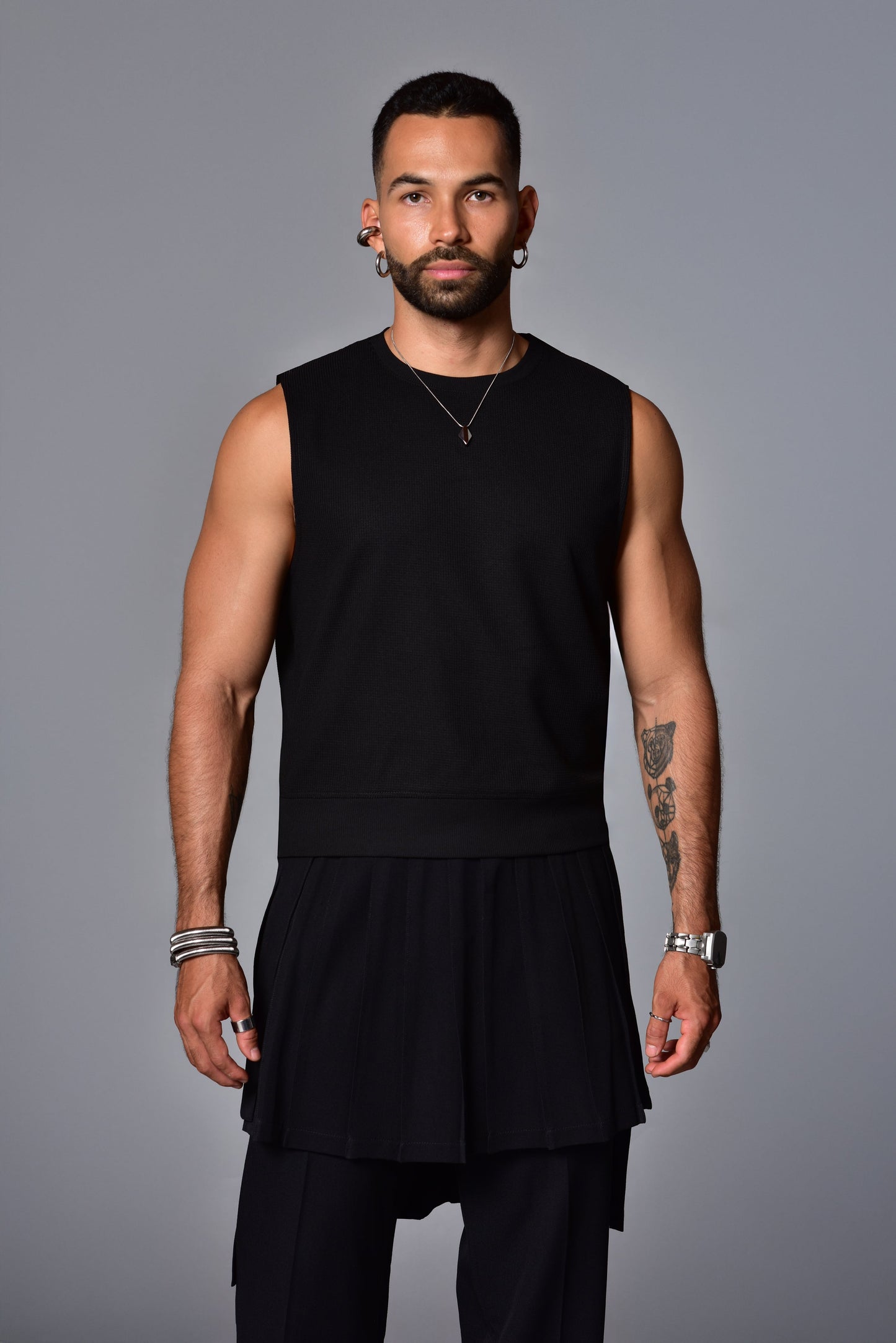 Black crop top t-shirt