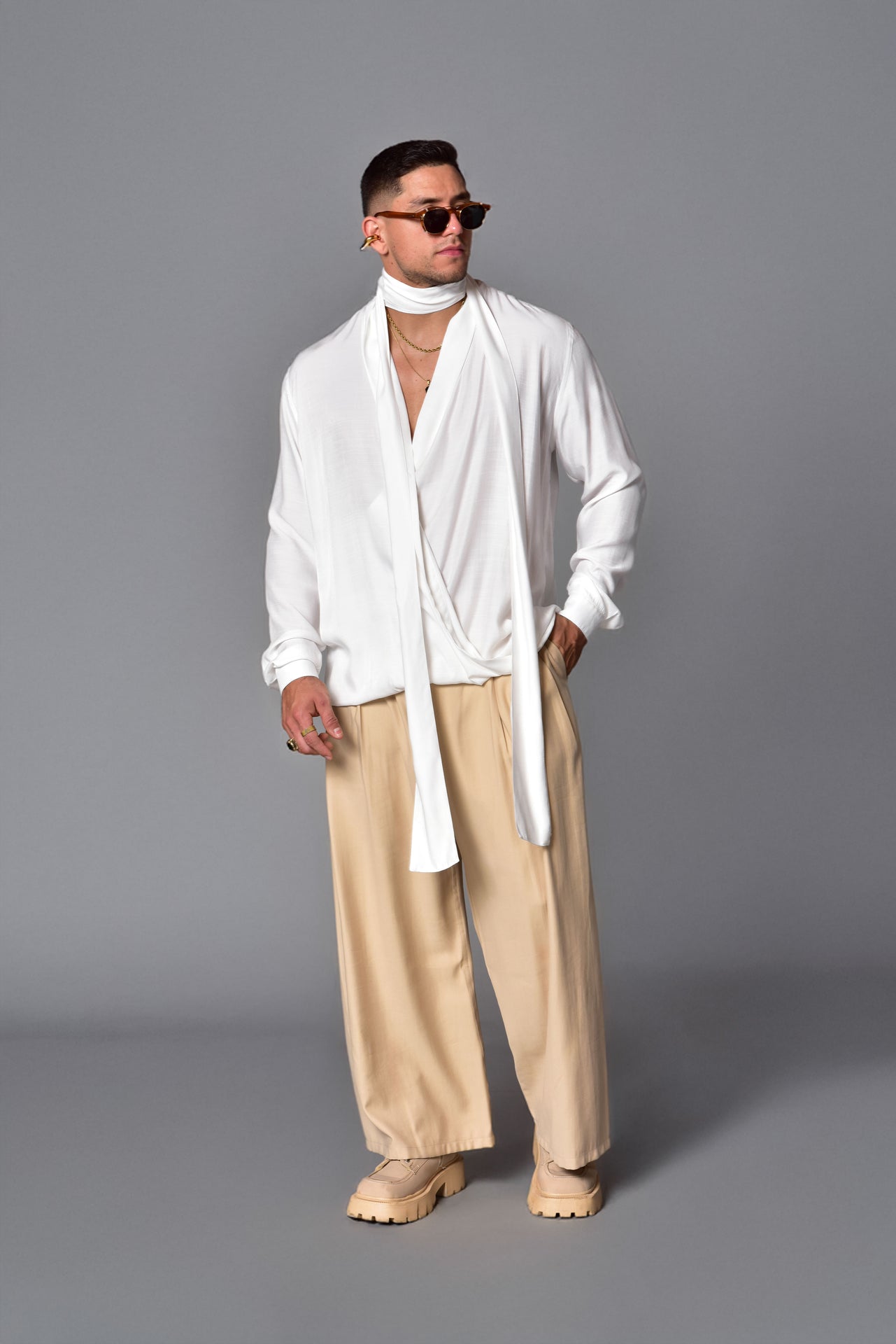 Long sleeve cross-neck shirt