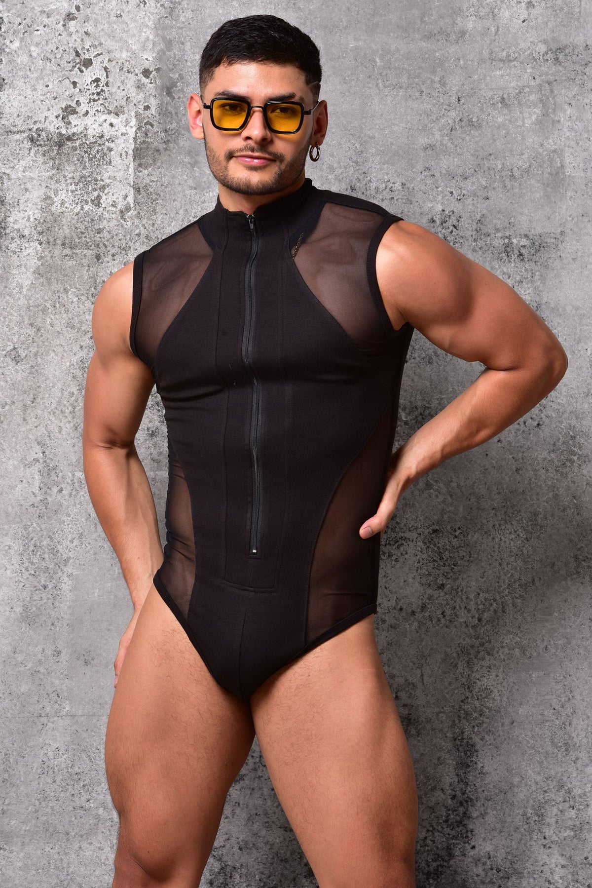 Body sleeveless with zipper in black