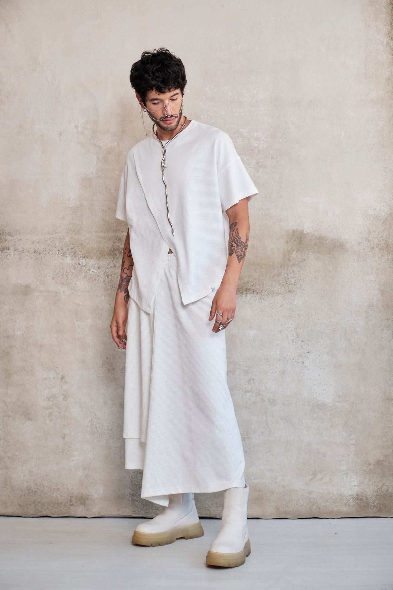 Fighter layering white t-shirt