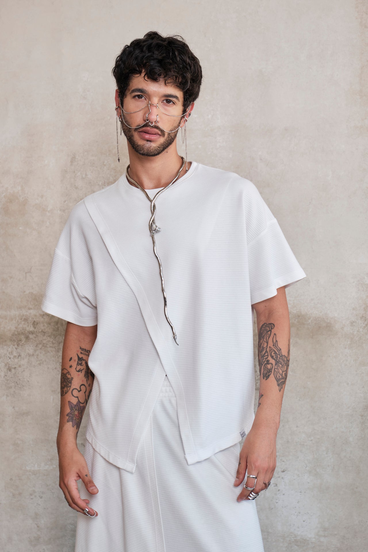 Fighter layering white t-shirt