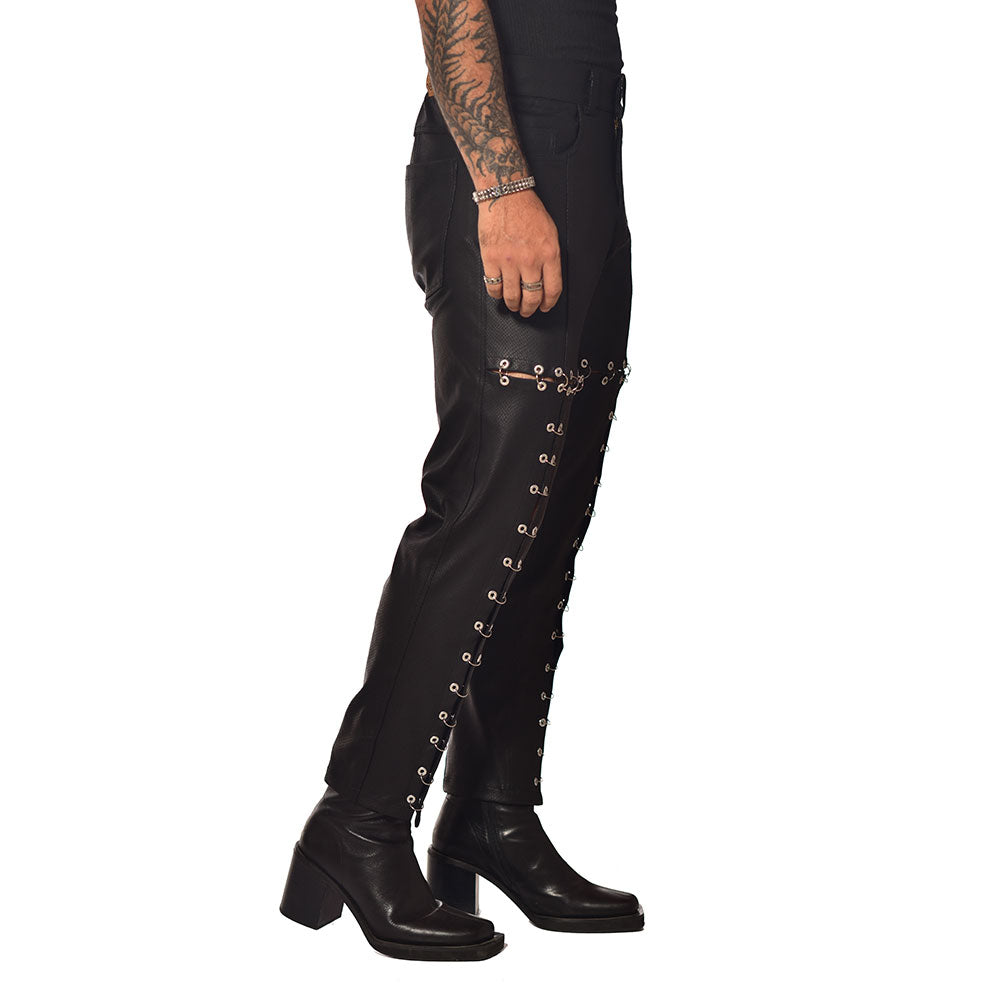 Tapered hoops pants with eyelets